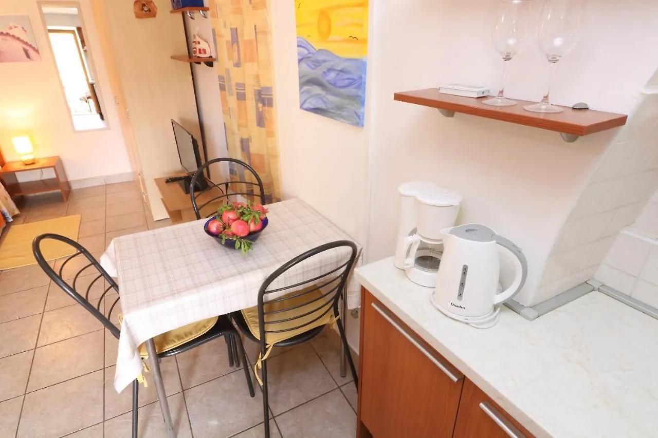 Studio Jasenka Apartment Baška
