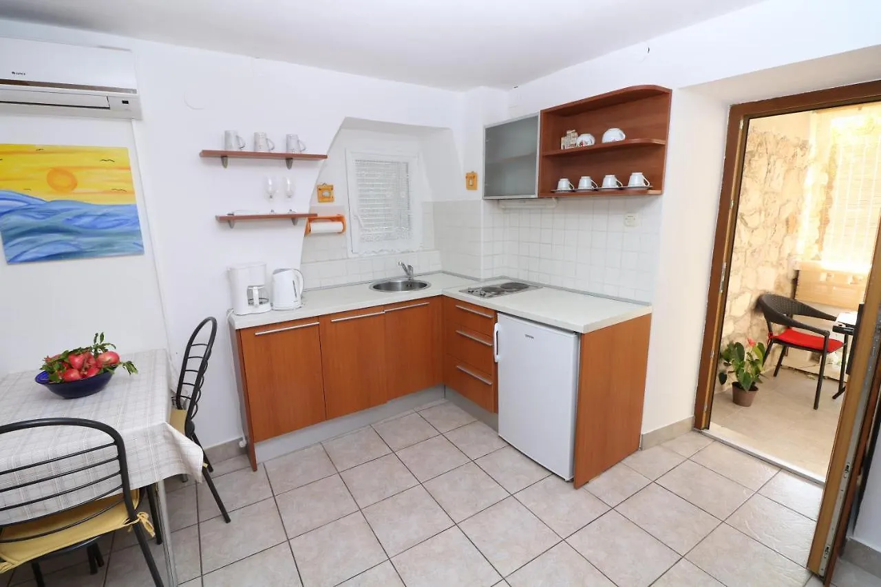 Studio Jasenka Apartment Baska
