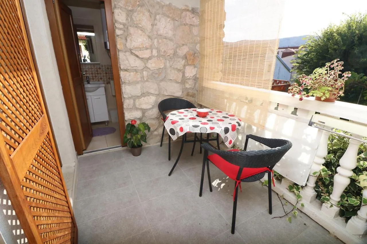 Studio Jasenka Apartment Baska  Croatia